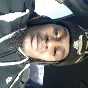 Meet your Posher, Devonte